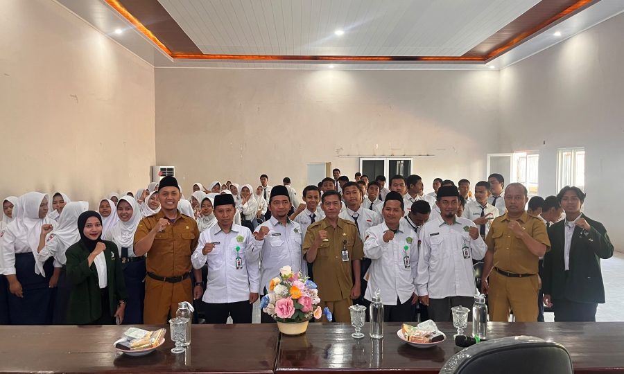 Bentengi Generasi Muda dari NAPZA hingga LGBT, KUA Rembang Gelar Program BRUS di SMKN Rembang