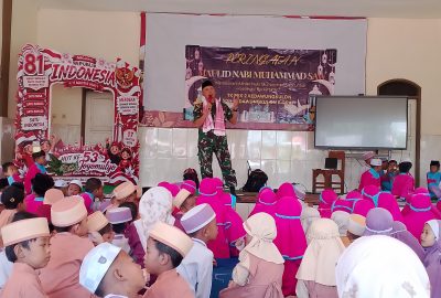 Meneladani Akhlak Nabi, SDN Kedawungkulon II Gelar Peringatan Keagamaan Bersama Komando Latihan Marinir