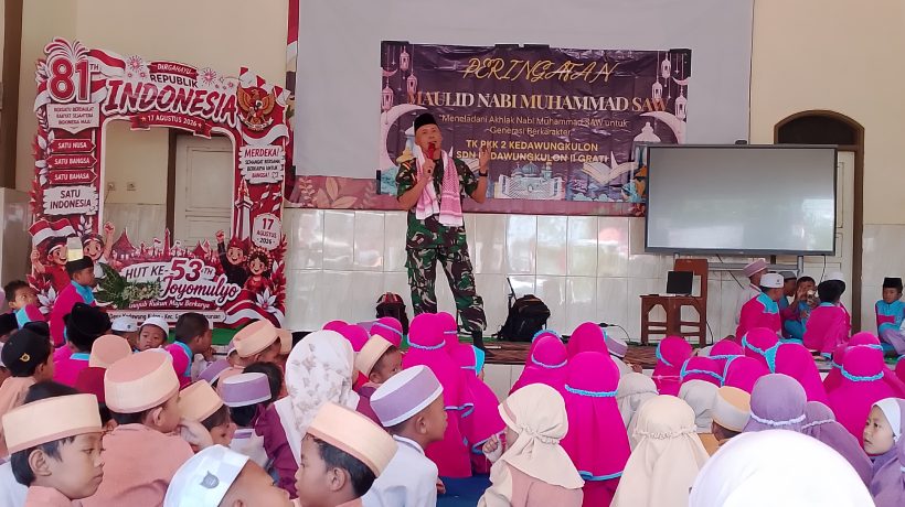 Meneladani Akhlak Nabi, SDN Kedawungkulon II Gelar Peringatan Keagamaan Bersama Komando Latihan Marinir