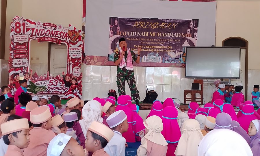 Meneladani Akhlak Nabi, SDN Kedawungkulon II Gelar Peringatan Keagamaan Bersama Komando Latihan Marinir