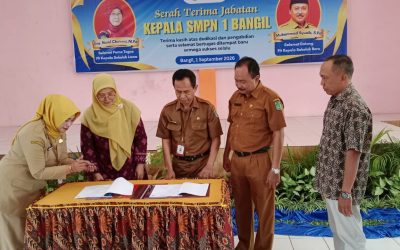 Sertijab Kepala SMPN 1 Bangil Berlangsung Khidmat, Muhammad Syuaib Resmi Pemangku Tugas Baru