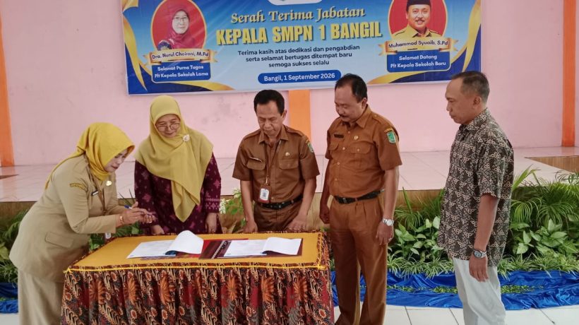 Sertijab Kepala SMPN 1 Bangil Berlangsung Khidmat, Muhammad Syuaib Resmi Pemangku Tugas Baru