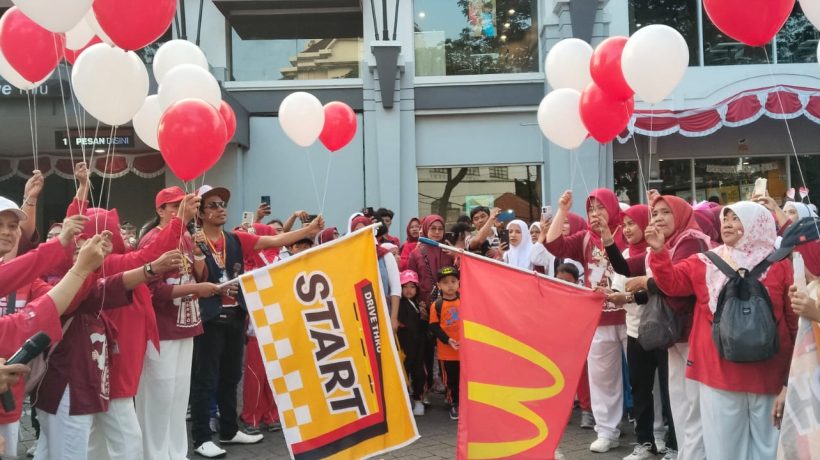 Ribuan Siswa TK di Tegalsari Surabaya Meriahkan HUT ke-81 RI Lewat Jalan Sehat