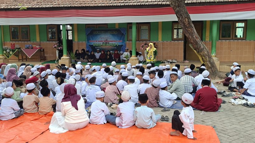 Kakorwilcam Lekok Apresiasi Peringatan Maulid Nabi Muhammad SAW di SDN Wates I
