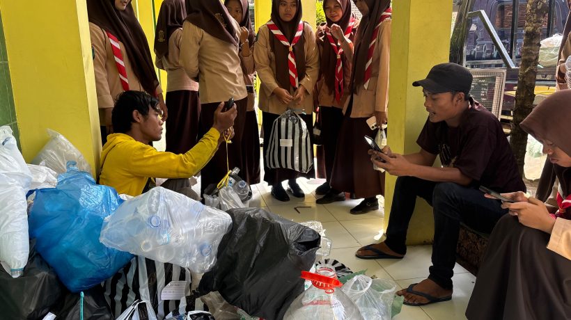 Lewat Geber Bungsam, MAN 9 Jombang Integrasikan Pengelolaan Sampah dan Teknologi Smartcard