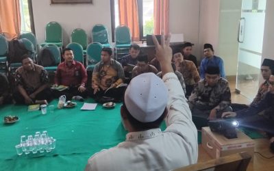 Jadi Prototype Literasi Keagamaan, PW APRI Jatim Gelar Kajian Kepenghuluan Ke-6 di KUA Kejayan