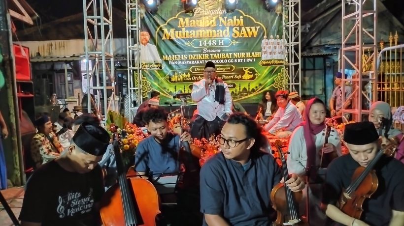 Peringatan Maulid Nabi Muhammad SAW di Wonocolo Sidoarjo: Kolaborasi Jam’iyah dan Warga Tampilkan Unes Orchestra