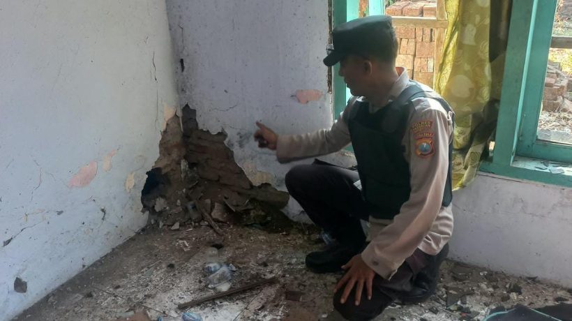 Rumah Warga di Cobanjoyo Pasuruan Dilempar Bondet, Polisi Lakukan Penyelidikan