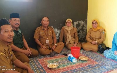 Wujud Empati, Kacabdin Pendidikan Wilayah Pasuruan Takziah ke Rumah Duka Siswa SMKN 1 Sukorejo