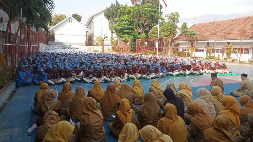 SMKN 1 Sukorejo Gelar Doa Bersama dan Takziah ke Rumah Duka Moch. Ilham Azhari