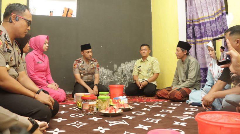 Kapolres Pasuruan Takziah ke Rumah Duka Korban Pembunuhan Prigen, Tegaskan Komitmen Penanganan Kasus Secara Adil