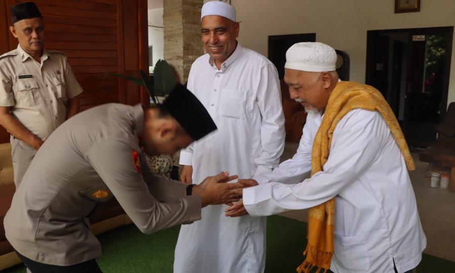 Sowan ke Ponpes Sidogiri, Kapolres Pasuruan AKBP Irawan Setyono Mohon Doa Restu dan Sinergi Ulama-Umara