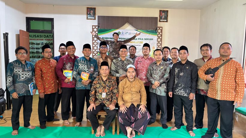 Perkuat Literasi Kitab Kuning Penghulu, PW APRI Jatim Gelar Pengajian Al-Miftah Ke-9 di KUA Pusaka Kejayan
