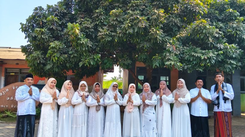 Semarak Hari Santri Nasional 2026: Siswa dan Dewan Guru Gelar Apel Nuansa Pesantren
