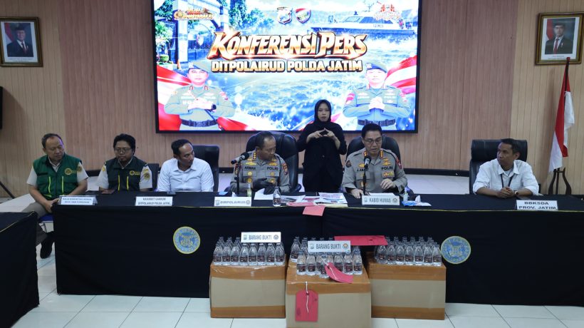 Ditpolairud Polda Jatim Ungkap 4 Kasus Kejahatan Perairan: 10.600 Botol Arak Bali hingga Ribuan Liter Solar Ilegal Disita