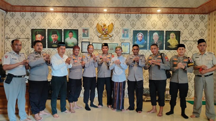 Polres Pasuruan Perkuat Iman, Integritas, dan Sinergi dengan Ulama melalui Rabu Berguru di Ponpes Wachid Hasyim Bangil.