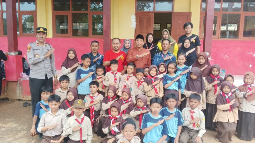 Bupati Situbondo Sambangi SDN 2 Baderan, Kenali Perkembangan dan Inovasi Pembelajaran Digital